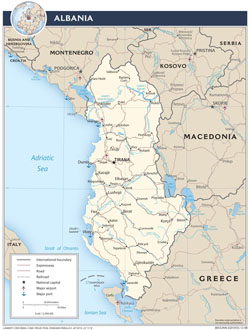 Szczegółowa mapa polityczna Albanii z drogami i miastami.
