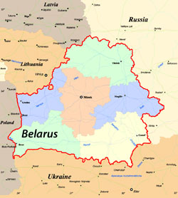 Mapa administracyjna Białorusi z międzynarodowymi korytarzami transportowymi.