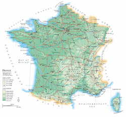 Szczegółowa mapa fizyczna Francji z drogami i miastami.