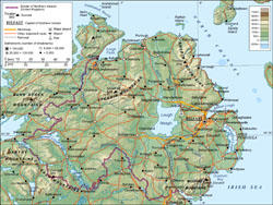 Szczegółowa mapa fizyczna Irlandii Północnej.