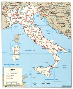 Mapa polityczna Włoch z drogami i miastami.