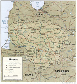 Mapa polityczna i administracyjna Litwy z reliefem, drogami i miastami.