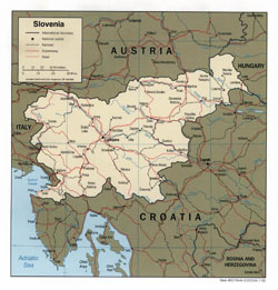 Szczegółowa mapa polityczna Słowenii z drogami i miastami.
