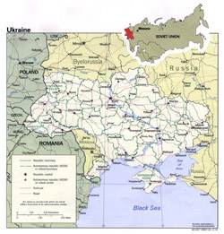 Mapa polityczna i administracyjna Ukrainy z drogami i miastami.